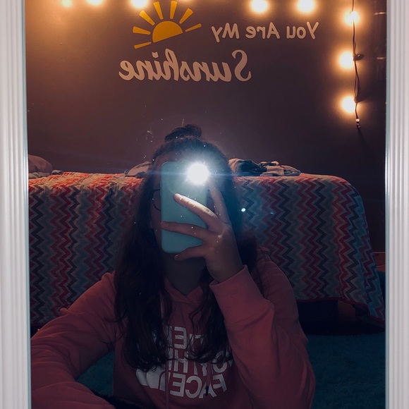 Meet your Posher, Julie - Picture 1 of 1